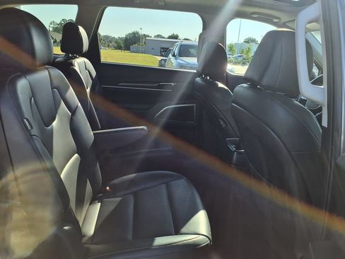 Used 2025 Kia Telluride S FWD image 24