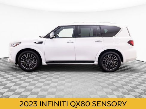 Used 2023 INFINITI QX80 Sensory w/ All-Season Package AWD/4WD image 2