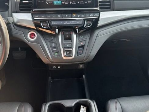 Used 2025 Honda Odyssey Sport-L image 18