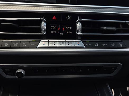 Used 2021 BMW X5 xDrive40i w/ M Sport Package AWD/4WD image 30