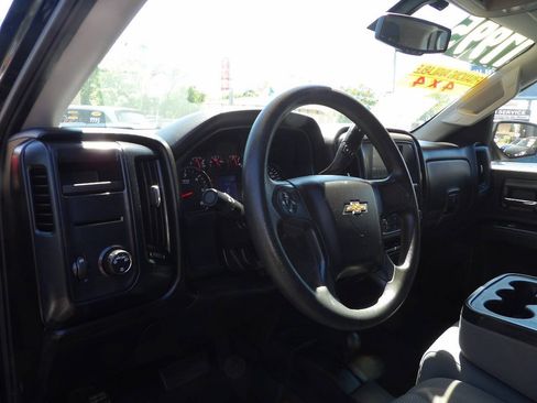 Used 2018 Chevrolet Silverado 1500 Custom w/ Custom Value Package AWD/4WD image 6
