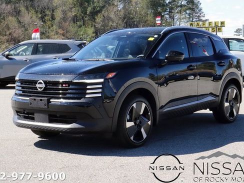 New 2025 Nissan Kicks SR image 3