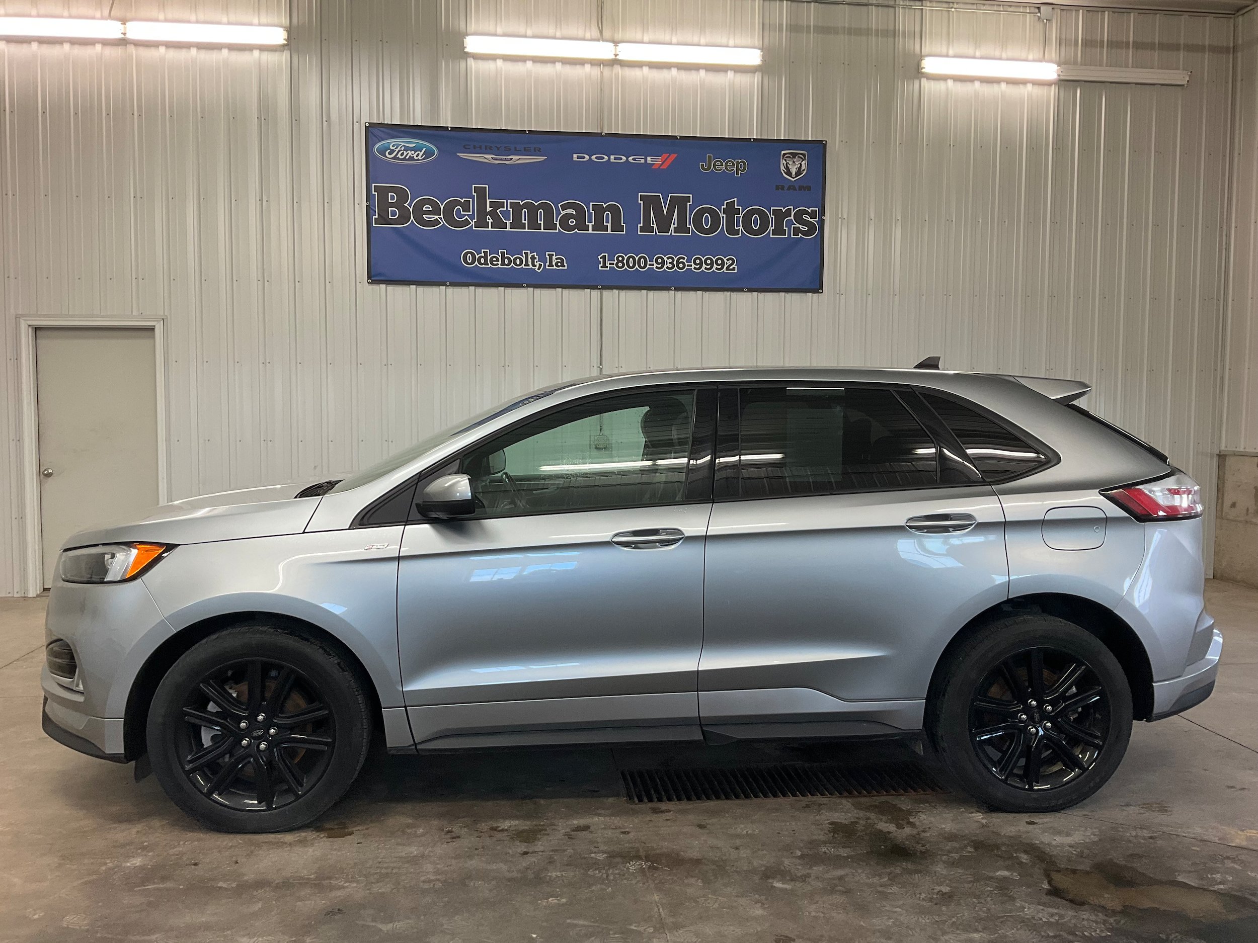 Used 2024 Ford Edge ST-Line w/ Class II Trailer Tow Package AWD/4WD image 2