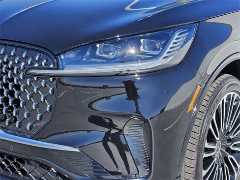 New 2025 Lincoln Aviator Black Label image 8