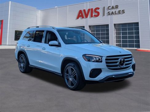 Used 2024 Mercedes-Benz GLS 450 4MATIC image 3