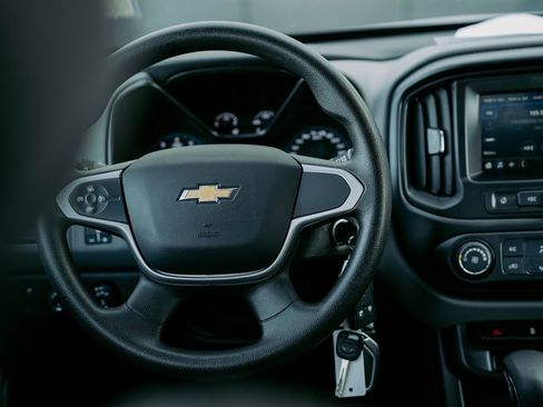 Used 2022 Chevrolet Colorado W/T image 12