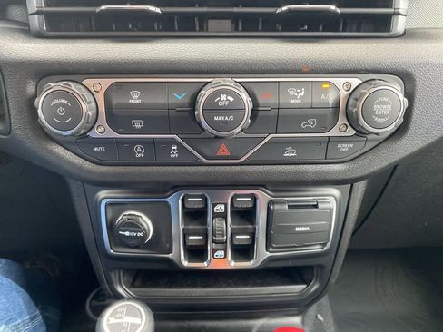 New 2026 Jeep Gladiator Sport image 27