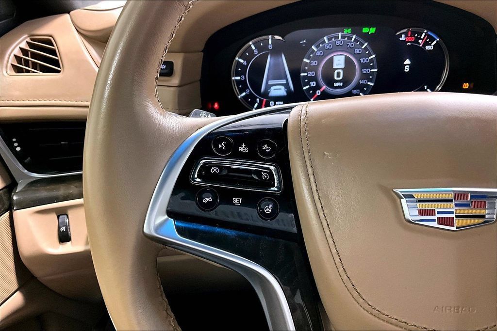 Used 2018 Cadillac Escalade Platinum AWD/4WD image 25