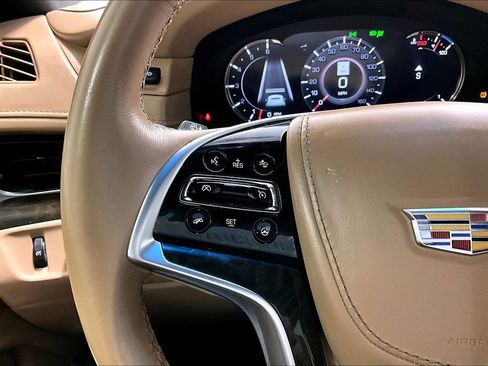 Used 2018 Cadillac Escalade Platinum AWD/4WD image 25