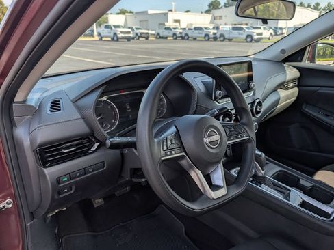 Used 2024 Nissan Sentra SV FWD image 16