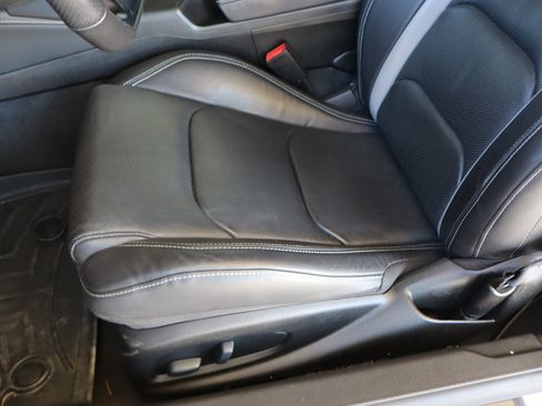 Used 2022 Chevrolet Camaro LT w/ RS Package image 14