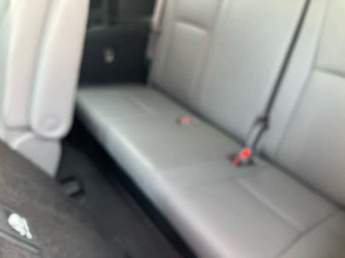 Used 2023 Toyota Highlander XLE AWD/4WD image 38