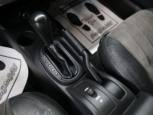 Used 2005 Chrysler Sebring Touring image 29