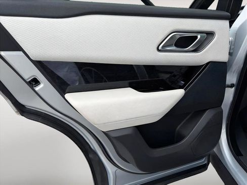 Used 2021 Land Rover Range Rover Velar R-Dynamic S image 16