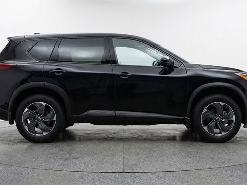 Used 2025 Nissan Rogue SV AWD/4WD image 11