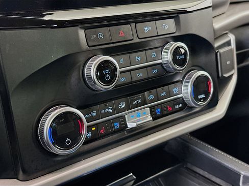 Used 2024 Ford Expedition Max XLT image 24