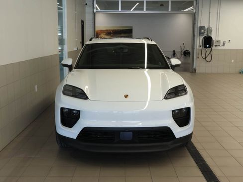 Used 2024 Porsche Macan 4 Electric image 10