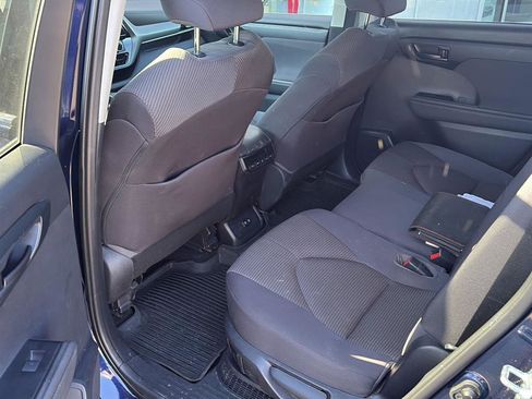 Used 2021 Toyota Highlander LE image 4