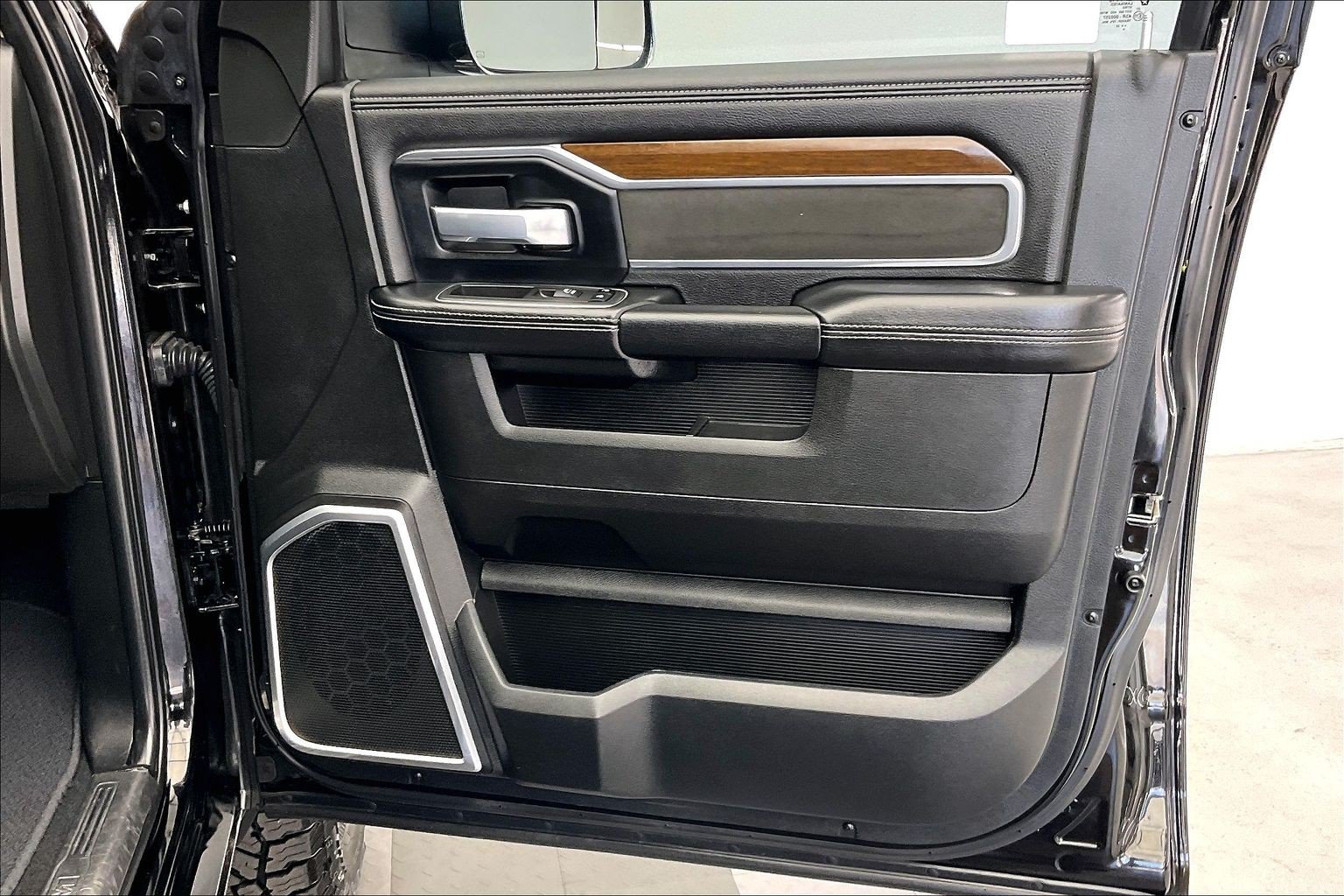 Used 2022 RAM 2500 Laramie AWD/4WD image 26