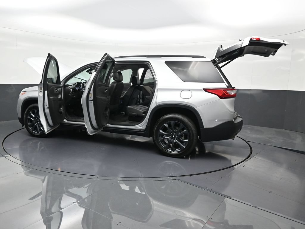 Used 2021 Chevrolet Traverse RS FWD image 35
