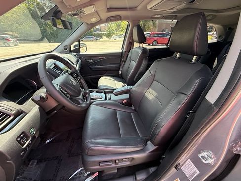 Used 2022 Honda Pilot Elite image 11