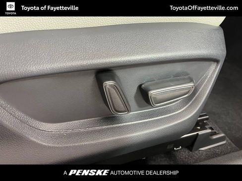 Used 2026 Toyota Camry XLE FWD image 15