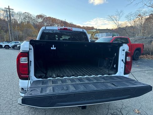 Used 2025 GMC Canyon Elevation w/ Convenience Package image 12