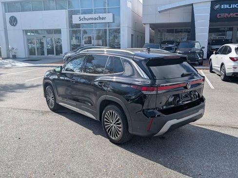 Certified 2025 Volkswagen Tiguan S w/ 18" Wheel Package image 5