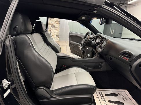 Used 2023 Dodge Challenger SRT Hellcat w/ Driver Convenience Group image 32