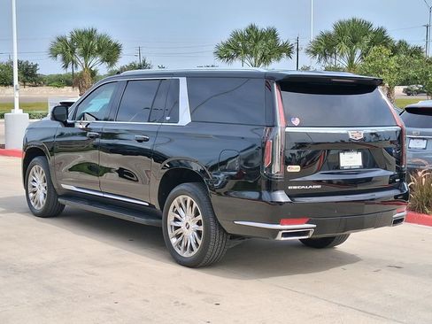 Used 2023 Cadillac Escalade ESV Premium Luxury RWD image 4