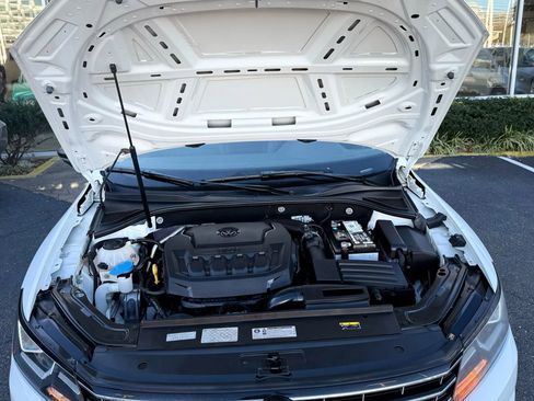 Used 2019 Volkswagen Passat 2.0T Wolfsburg w/ Wheels & Sunroof Package image 40