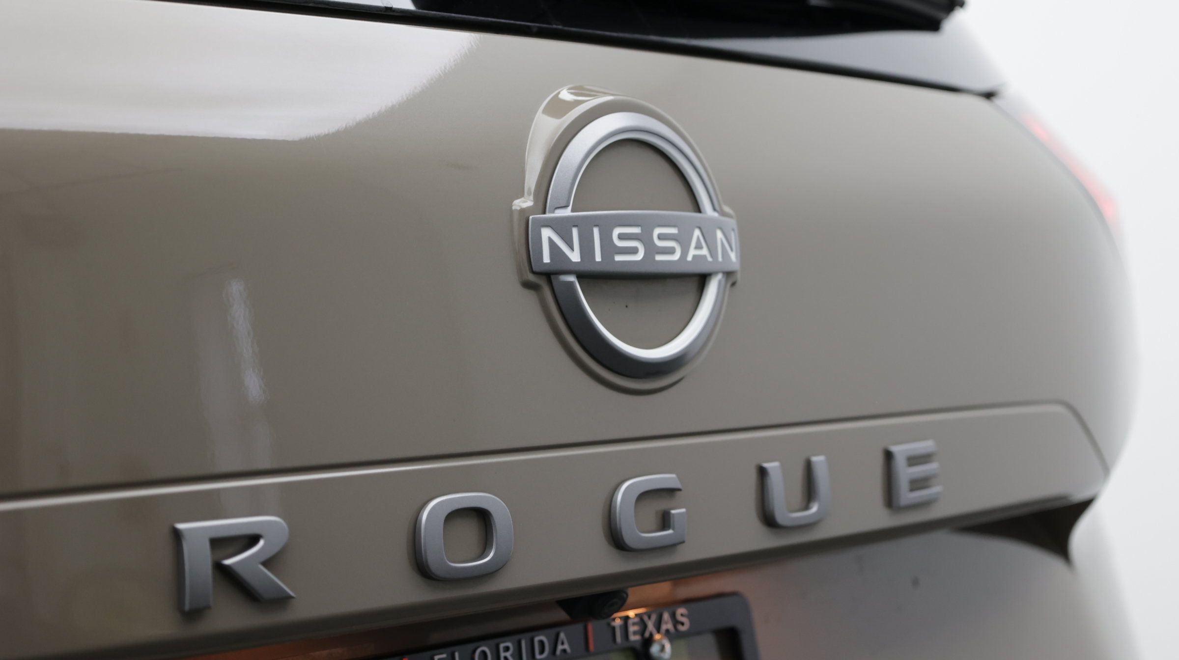 Used 2025 Nissan Rogue SV AWD/4WD image 12