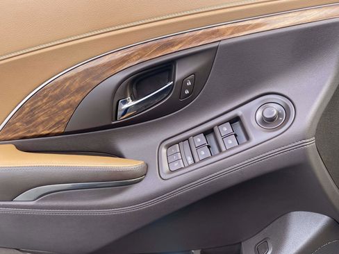 Used 2014 Buick LaCrosse Premium w/ Driver Confidence Package image 18