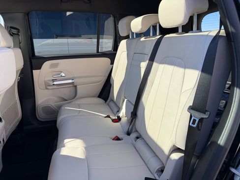 New 2026 Mercedes-Benz GLB 250 4MATIC image 17