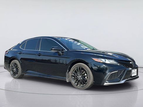 Used 2022 Toyota Camry XSE FWD image 1