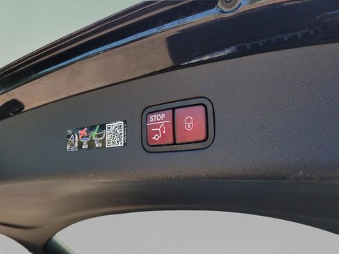 Certified 2025 Mercedes-Benz GLC 300 4MATIC image 10