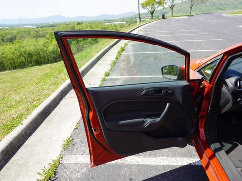 Used 2019 Ford Fiesta SE w/ Equipment Group 201A image 16