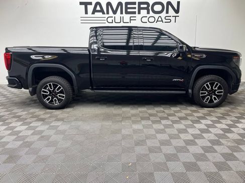 Used 2023 GMC Sierra 1500 AT4 w/ AT4 Premium Package AWD/4WD image 4