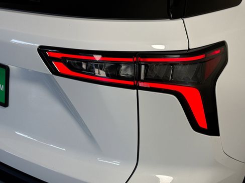 Used 2026 Chevrolet Equinox LT image 34