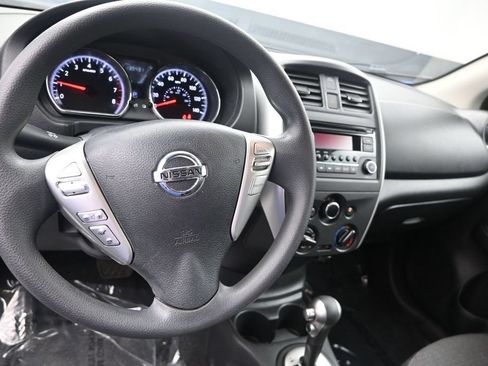 Used 2015 Nissan Versa SV FWD image 20