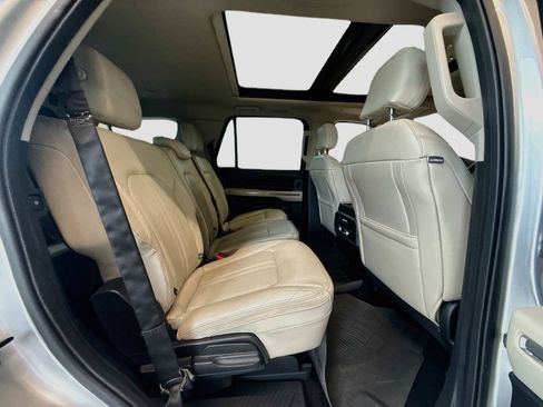 Used 2019 Ford Expedition Platinum AWD/4WD image 32