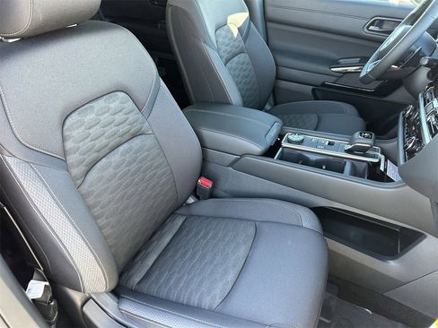 New 2025 Nissan Pathfinder SV image 10