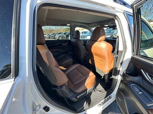 Used 2023 Subaru Ascent Touring image 17
