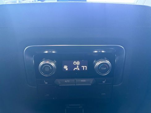 Used 2025 GMC Yukon Denali image 16