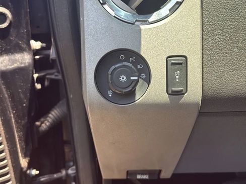 Used 2012 Ford F250 Lariat w/ Lariat Ultimate Pkg AWD/4WD image 19