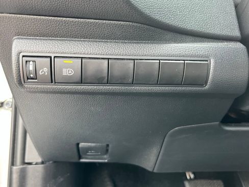 Used 2024 Toyota Corolla LE FWD image 15