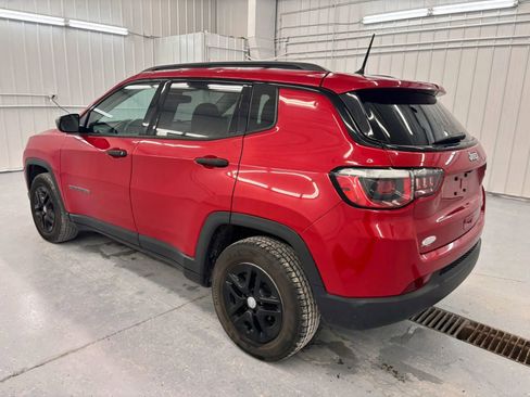Used 2018 Jeep Compass Sport w/ Cold Weather Group FWD image 5