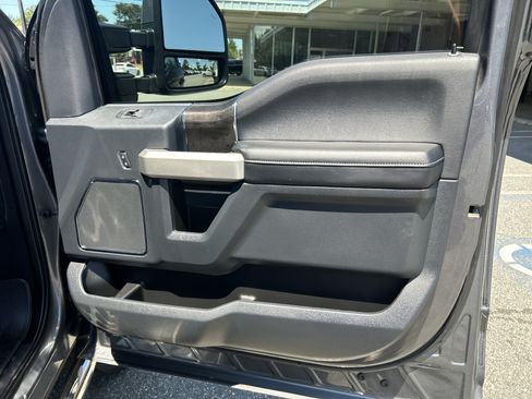Used 2022 Ford F350 Lariat w/ Lariat Ultimate Package AWD/4WD image 19