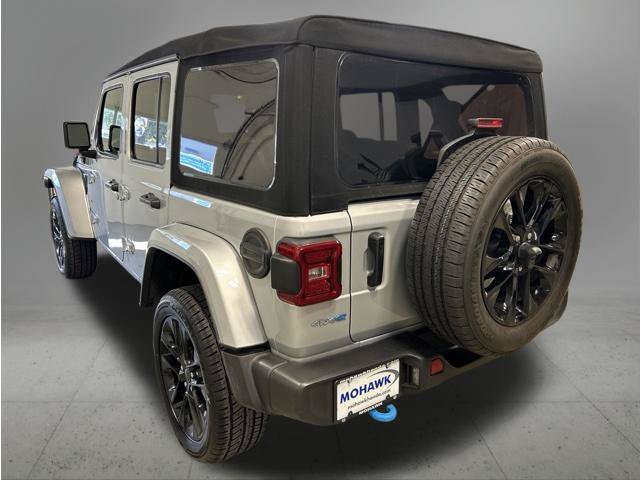 Used 2024 Jeep Wrangler Unlimited Sahara AWD/4WD image 3