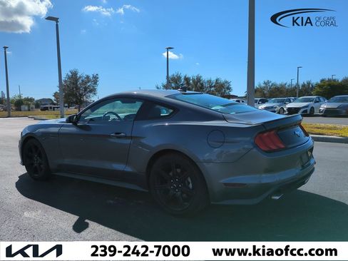 Used 2021 Ford Mustang Premium image 7